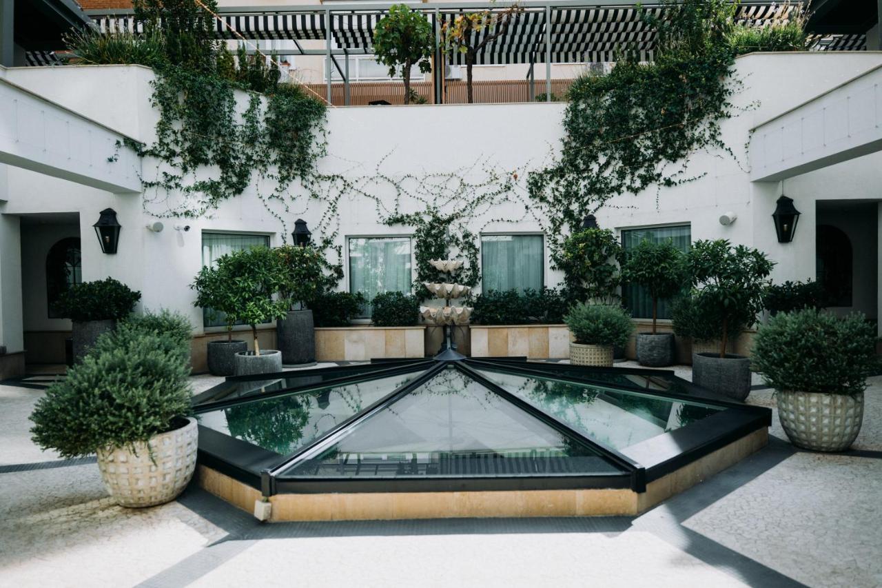Bless Hotel Madrid - The Leading Hotels Of The World Экстерьер фото The courtyard of the hotel