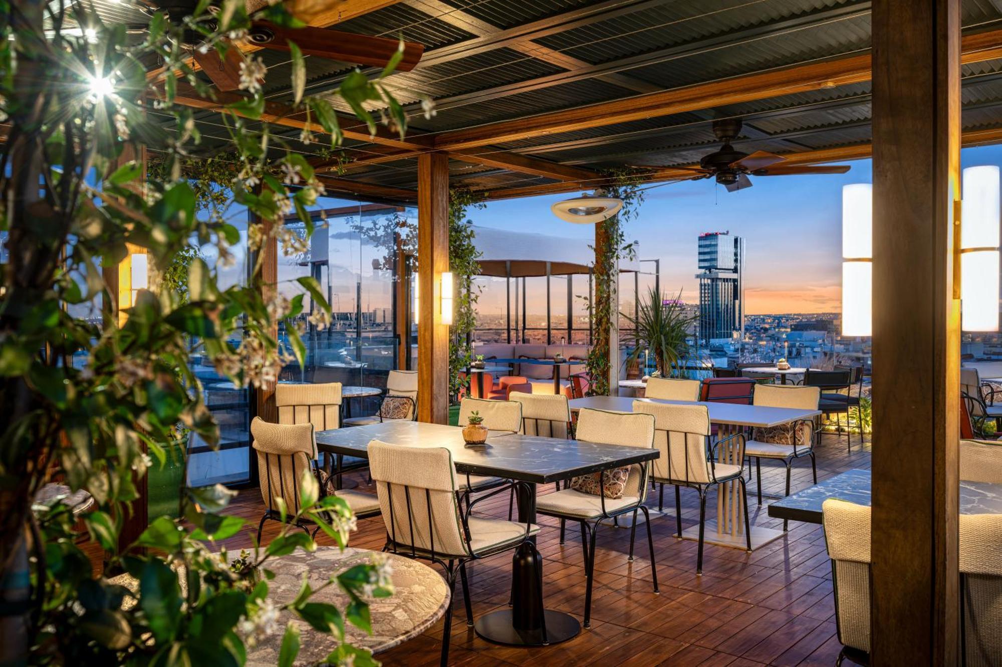 Bless Hotel Madrid - The Leading Hotels Of The World Экстерьер фото The Sky Bar