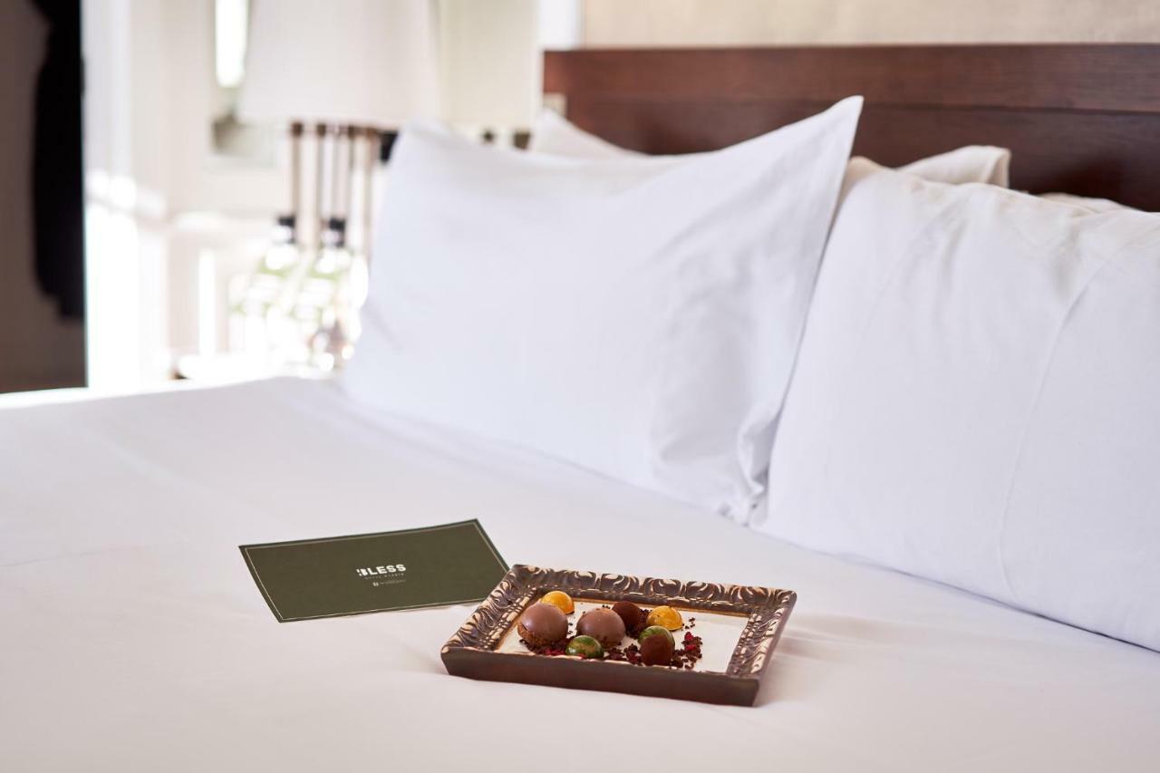 Bless Hotel Madrid - The Leading Hotels Of The World Экстерьер фото A turndown service at a hotel